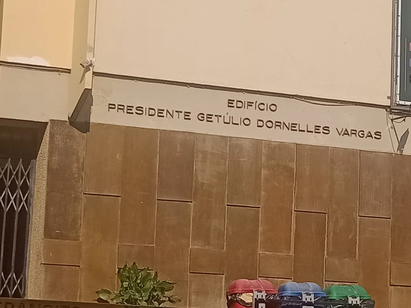 fachada da Câmara Municipal de São Borja em restauração, foto 3
